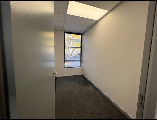2,000M² OFFICE TO LET IN ROSEBANK